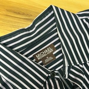 Michael Kors button down shirt Size:Medium